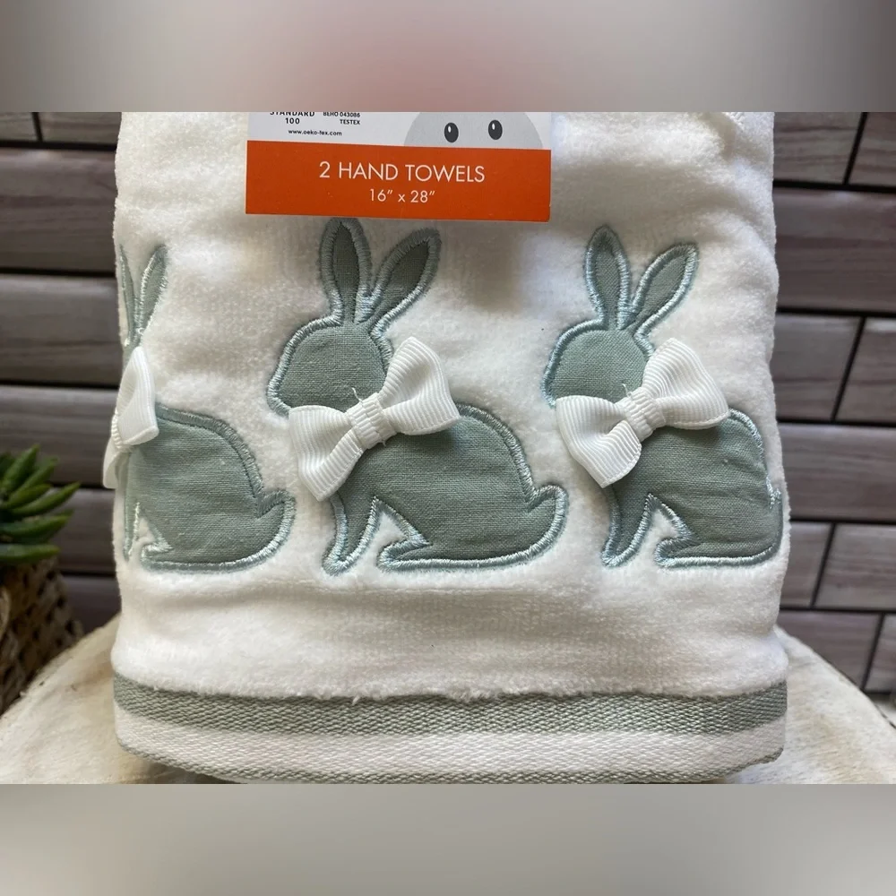 CARO HOME ❤️ 2pk Hampshire Bunny With Bow Cotton Hand Towels NWT